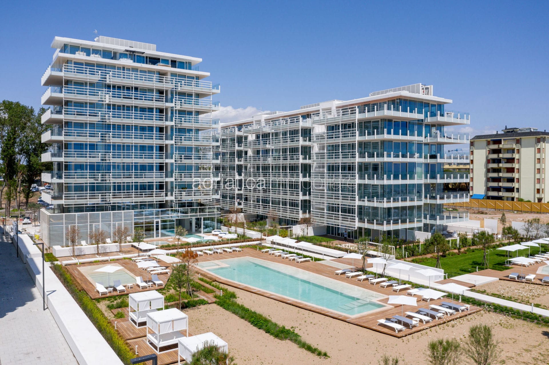 THE SUMMER HOUSES G204 EST